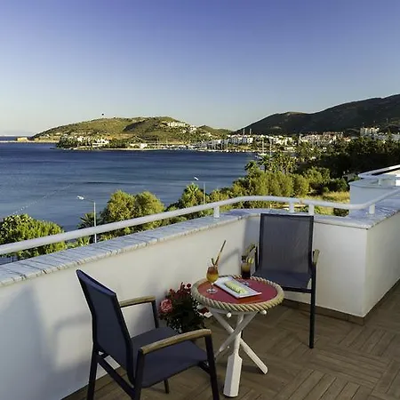 Uslu Hotel Royal Yachting מלון *