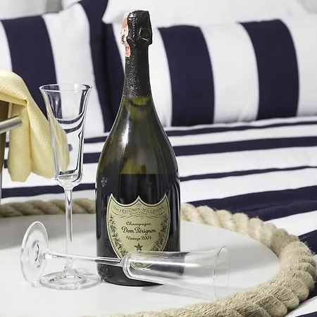 מלון Uslu Hotel Royal Yachting