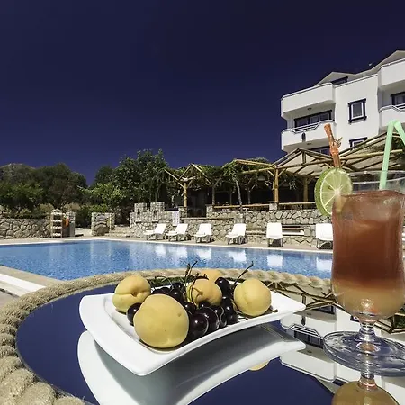 מלון Uslu Hotel Royal Yachting *