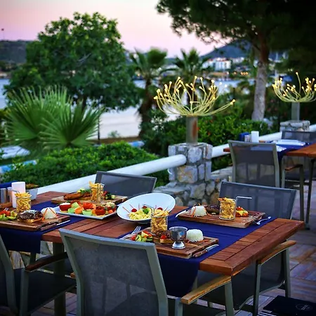 Uslu Hotel Royal Yachting מלון